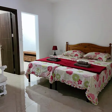 4 Bedroom Maisonette With Private Pool アインシーレム