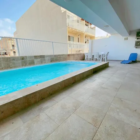 4 Bedroom Maisonette With Private Pool Apartment Għajnsielem