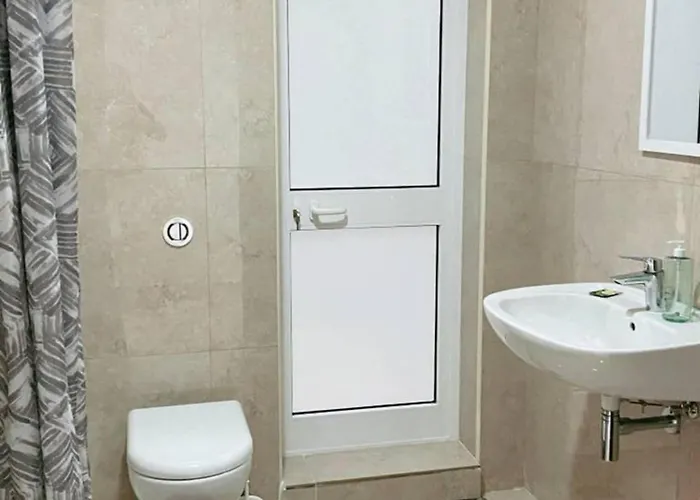 4 Bedroom Maisonette With Private Pool Διαμέρισμα *