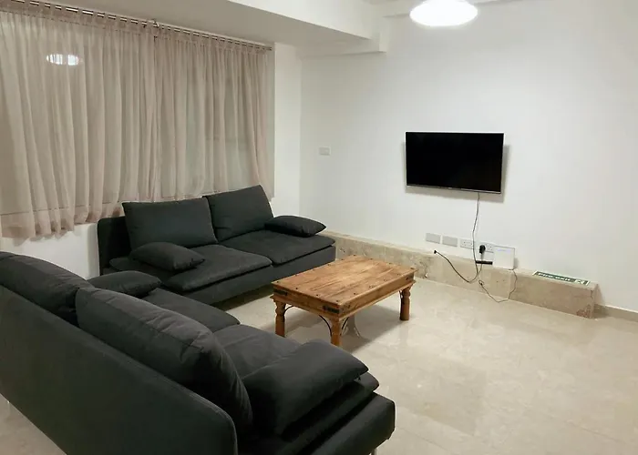 4 Bedroom Maisonette With Private Pool Διαμέρισμα *